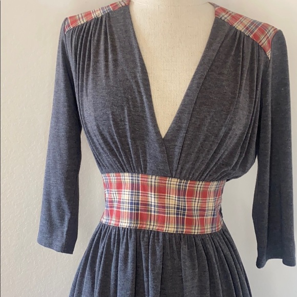 Zachary Smiles for Barney’s Dress - Picture 2 of 4